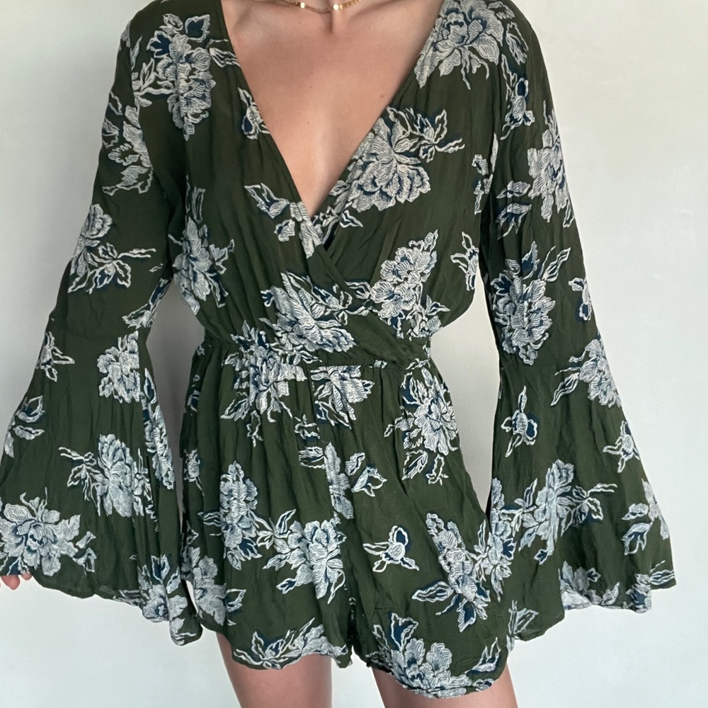 Abercrombie floral romper, size small, worn once!